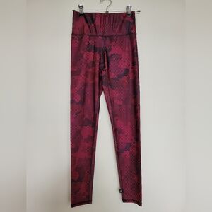 Medium size full-length leggings - red camo stripe print